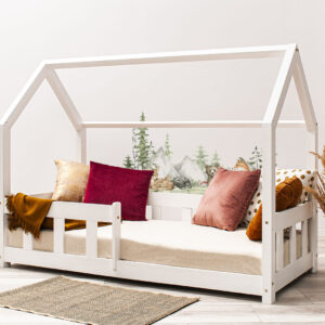 Wall stickers - Into the forest 5 L. Bed shown in this picture is 160x80cm.