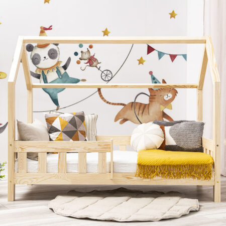Wall stickers - Circus 2. Bed shown in this picture is 160x80cm.